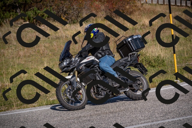 20251012110805-_5008627_am_