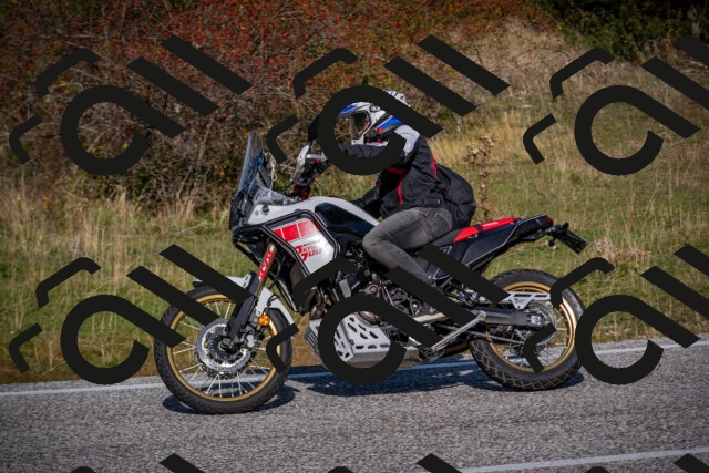 20251012110936-_5008648_am_