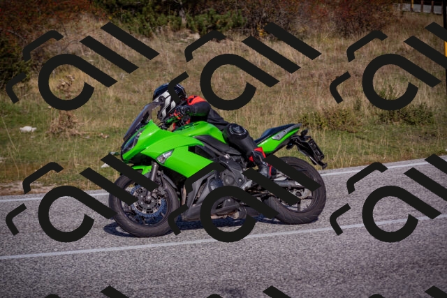 20251012110949-_5008649_am_