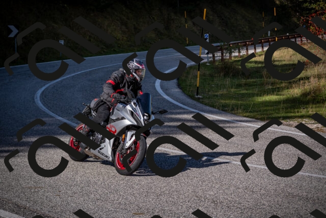 20251012111127-_5008656_am_