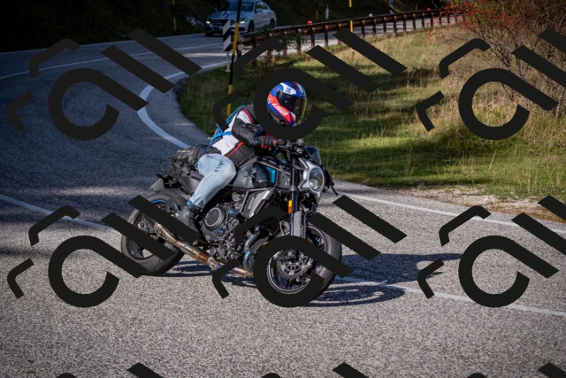 20251012111230-_5008664_am_