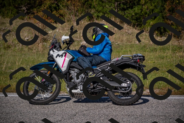 20251012111307-_5008668_am_