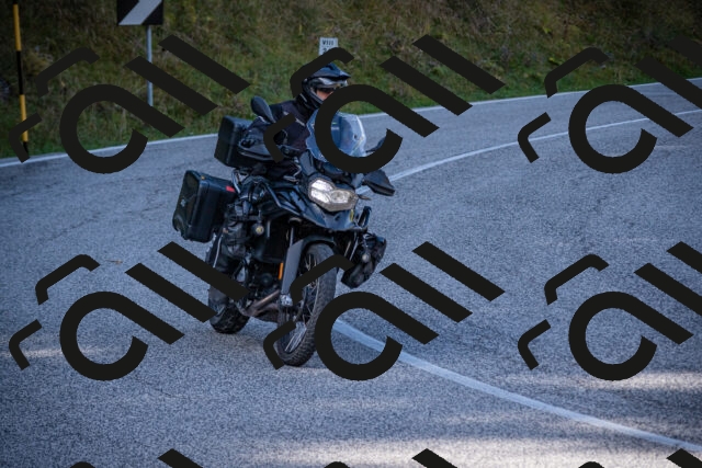 20251012111345-_5008669_am_