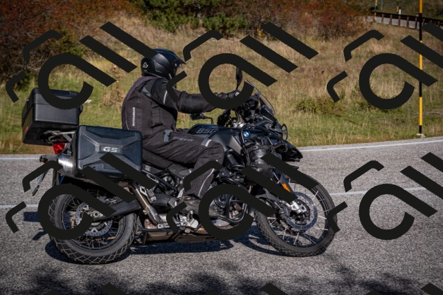 20251012111346-_5008671_am_