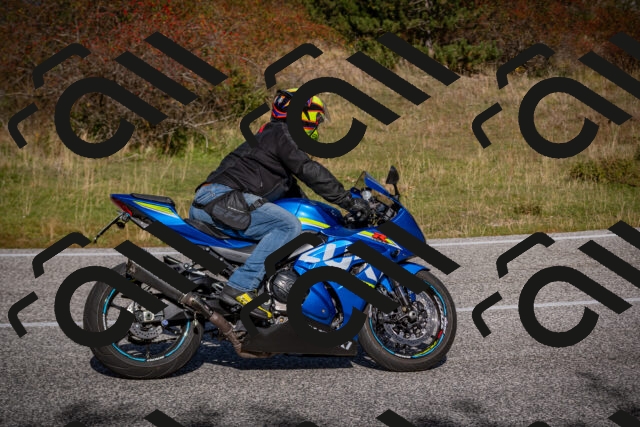 20251012111352-_5008675_am_