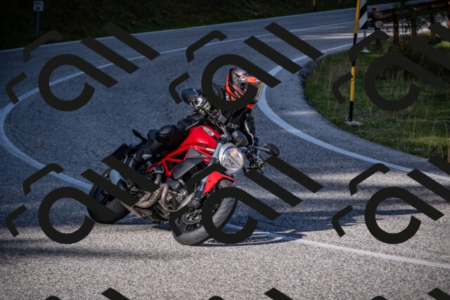 20251012111611-_5008681_am_