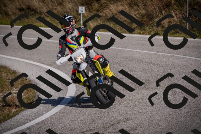 20251012111616-_5008685_am_