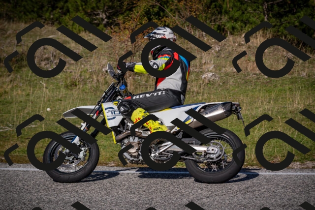 20251012111618-_5008687_am_