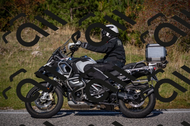 20251012111641-_5008690_am_