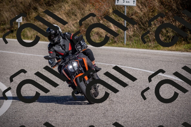 20251012111643-_5008691_am_