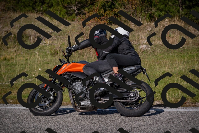 20251012111645-_5008694_am_