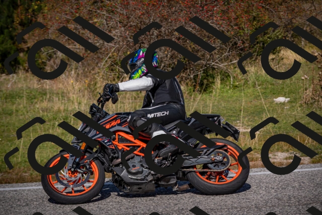 20251012111647-_5008696_am_