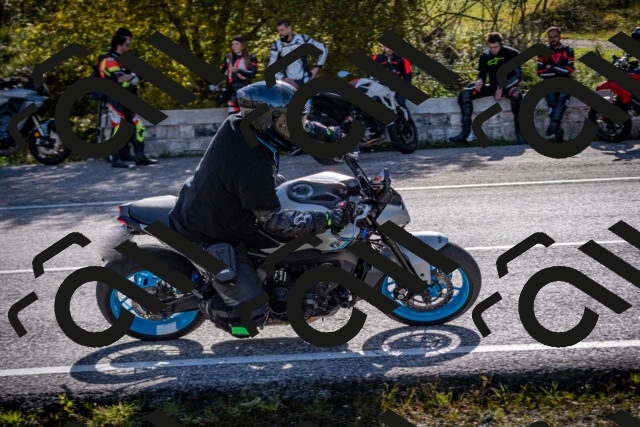 20251012111901-_5008701_am_