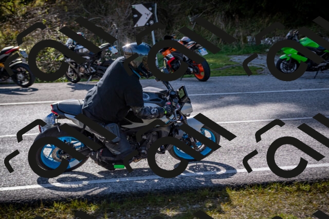 20251012111902-_5008702_am_