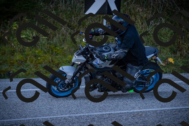 20251012112001-_5008704_am_