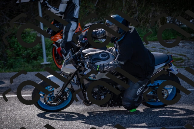 20251012112001-_5008705_am_