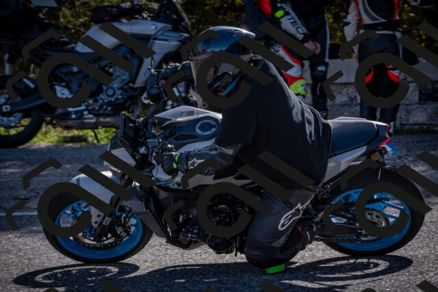 20251012112002-_5008706_am_