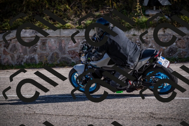 20251012112003-_5008710_am_