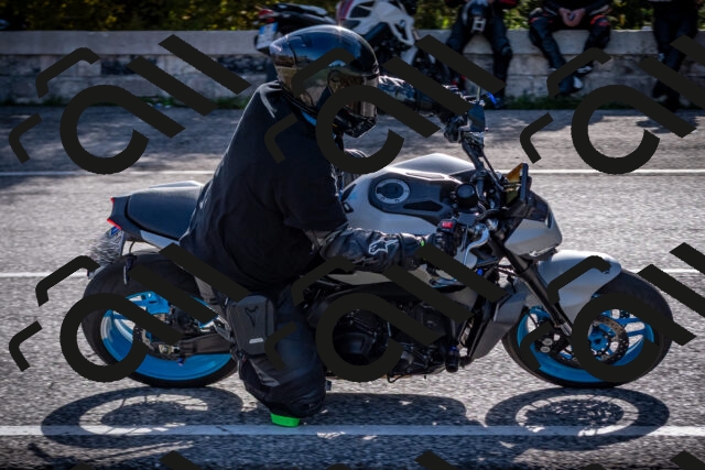 20251012112035-_5008713_am_