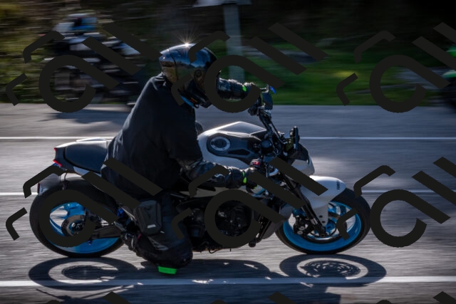 20251012112205-_5008727_am_