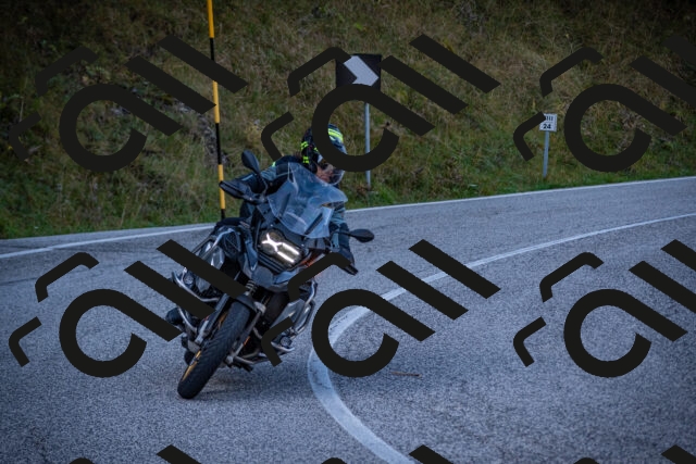 20251012112251-_5008730_am_