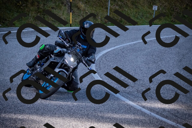 20251012112258-_5008733_am_