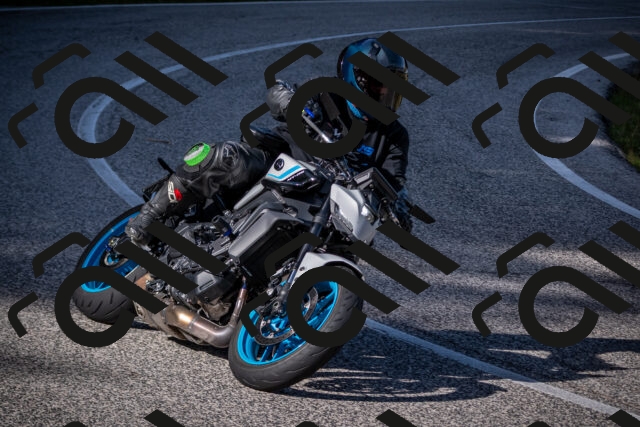 20251012112258-_5008734_am_