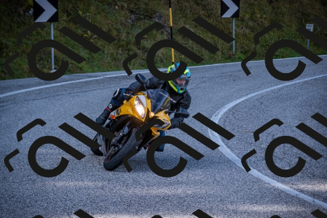 20251012112304-_5008736_am_