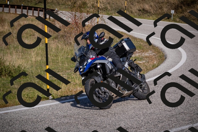 20251012112316-_5008739_am_