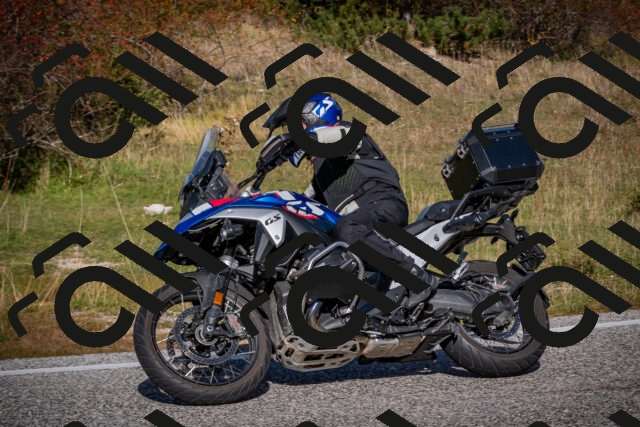 20251012112316-_5008740_am_