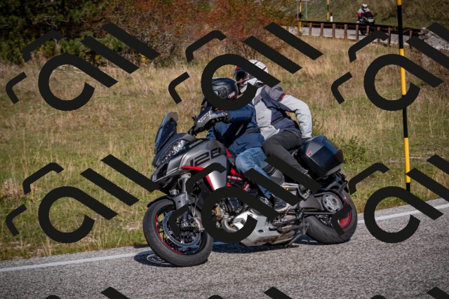 20251012112322-_5008746_am_