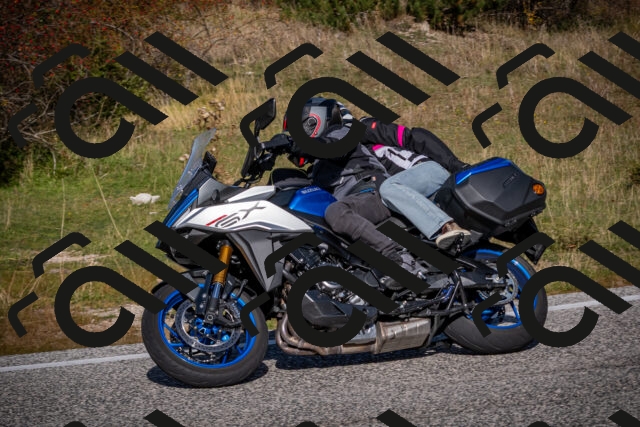 20251012112323-_5008748_am_