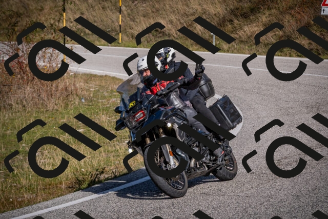 20251012112333-_5008763_am_