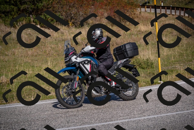 20251012112417-_5008769_am_