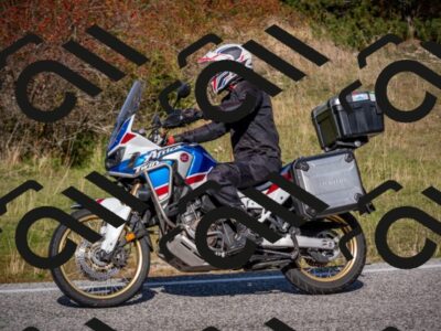 20251012112419-_5008771_am_