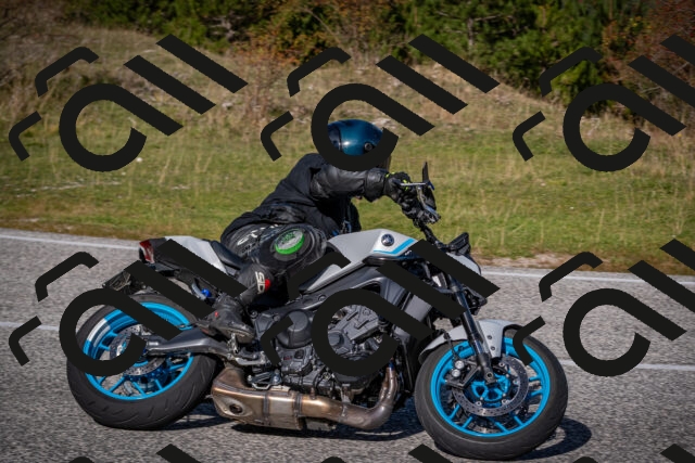 20251012112438-_5008774_am_