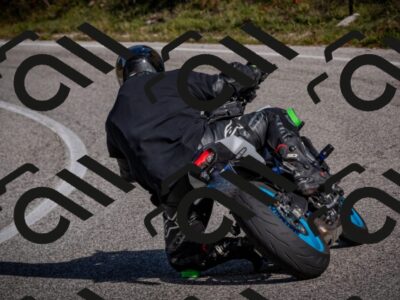 20251012112439-_5008776_am_