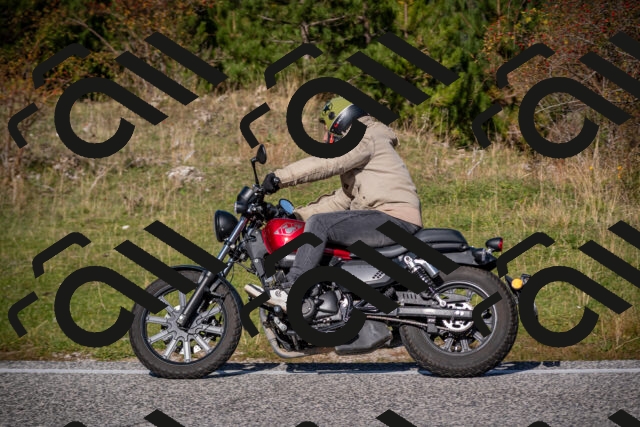 20251012112549-_5008793_am_