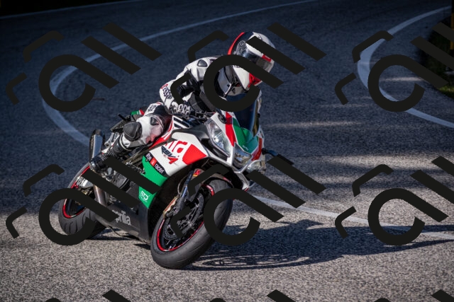 20251012112924-_5008795_am_