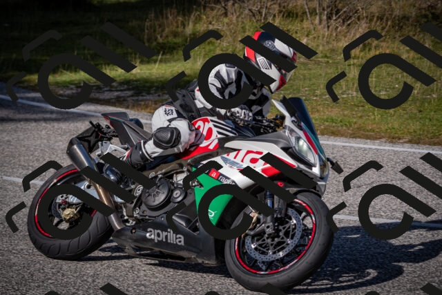 20251012112925-_5008796_am_