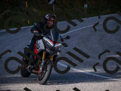 20251012112940-_5008798_am_