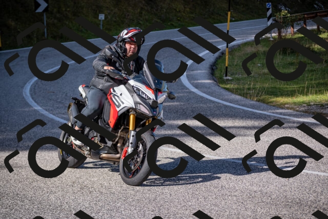 20251012112941-_5008799_am_