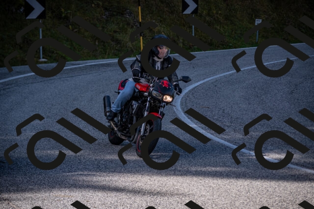 20251012113006-_5008804_am_