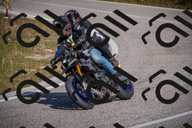 20251012113212-_5008805_am_