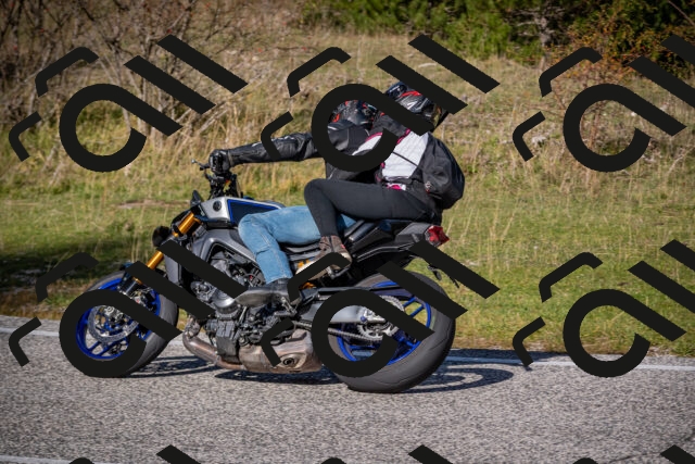 20251012113214-_5008807_am_