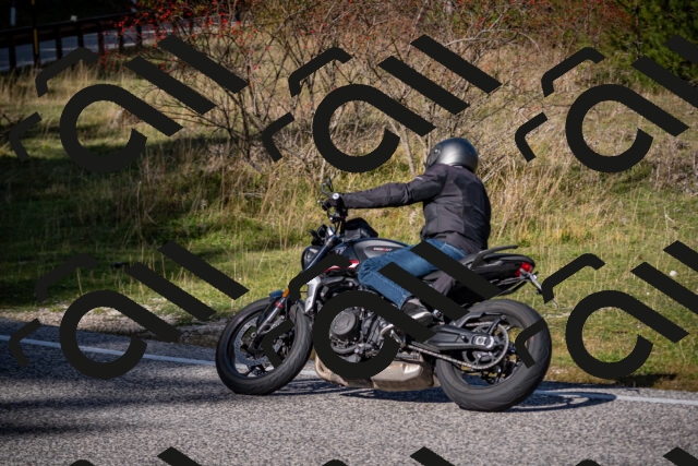 20251012113544-_5008813_am_