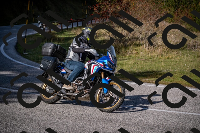 20251012114053-_5008853_am_