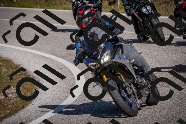 20251012114246-_5008872_am_