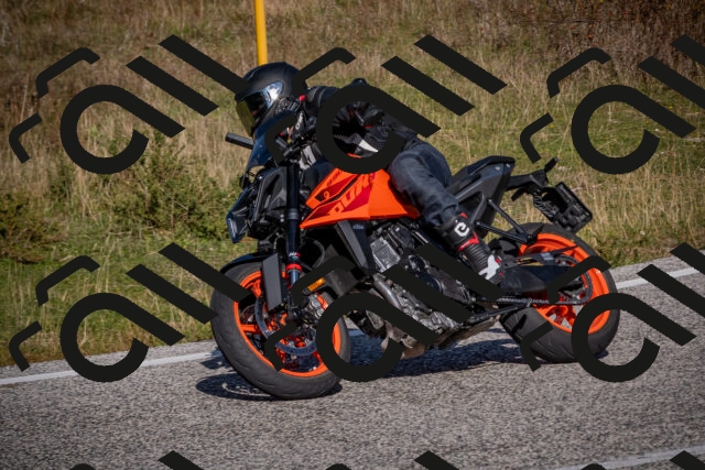 20251012114254-_5008891_am_