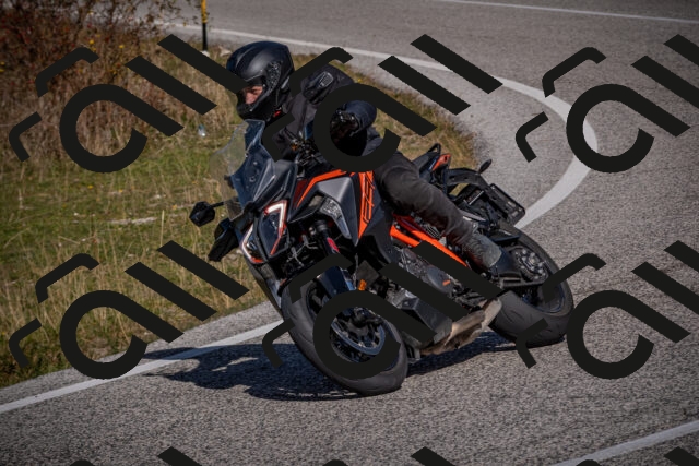 20251012114256-_5008894_am_